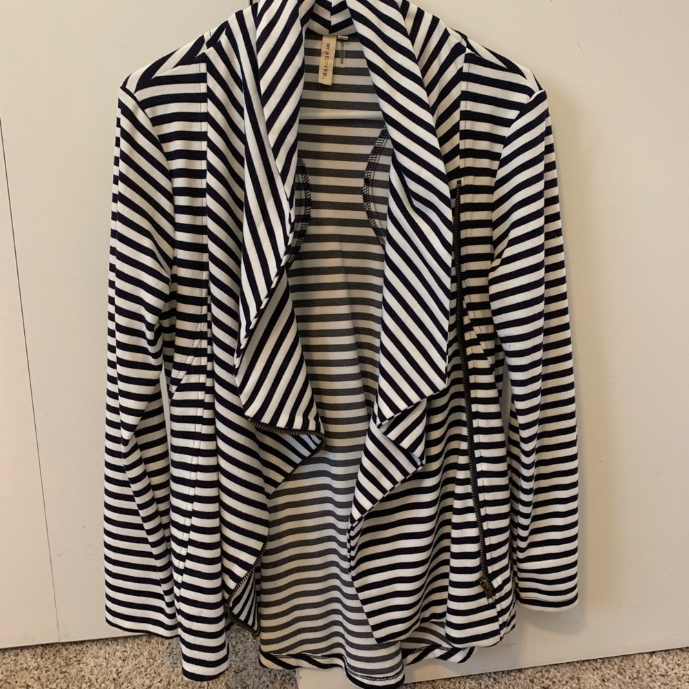 Navy & white sweater/cardigan jacket with zipper.